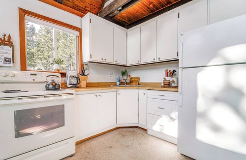 Serene Lakes Cabin | Serene Lakes Cabin w/Deck: Dog Friendly!