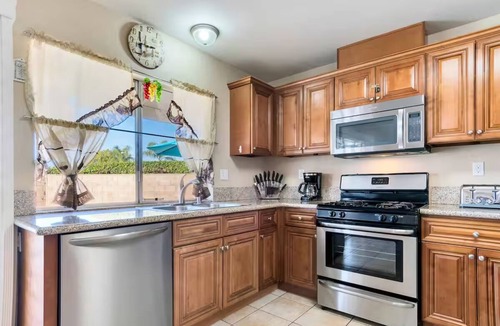Riverside House | Shalimar Retreat, Large Pool, Hot Tub, Game Room, Backyard, 5 Bdrooms, BBQ Grill