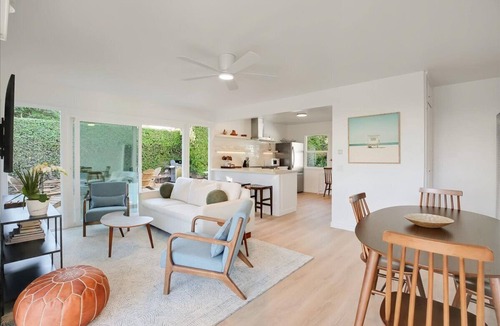 East Mesa House | Shoreline Cottage - Ocean Views, across from Park, walk to the beach, dog OK