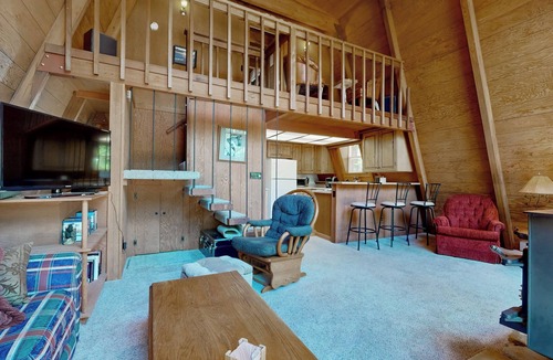 Blairsden-Graeagle Cabin | Sierra Nevada Hideaway: Cabin w/Deck, Mtn Views