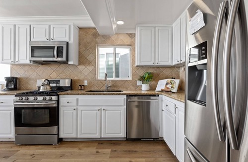 South Oceanside House | Single Family Gorgeous Beachfront Mansion on the Sand P1733-0