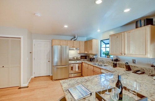 Christmas Valley House | Ski & Board in South Lake Tahoe! Updated Home