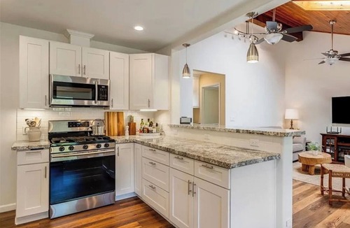 Callender House | Sky Blue 2Bdrm Guest House | Country Escape | Minutes to Beaches & Wineries