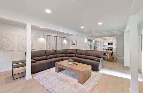Lakeside Park Apartment | South Lake Chalet #1
