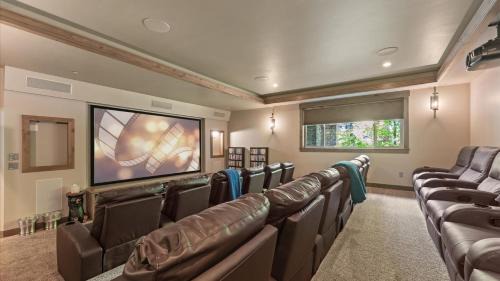 South Lake Tahoe House | South Lake Escape Indoor Pool plus Movie Theater
