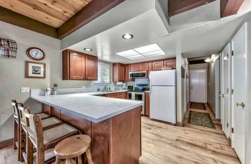 Tahoe Paradise Cabin | South Lake Tahoe Family Cabin Near Echo Lake Sierra at Tahoe and Meyers