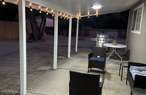 Carson City House | Spacious 3 bedrooms house with WiFi, AC in Wonderful Carson City