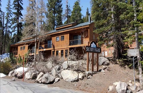 Mammoth Lakes House | Spacious 3BD & Loft Villa - Convenient to Slopes