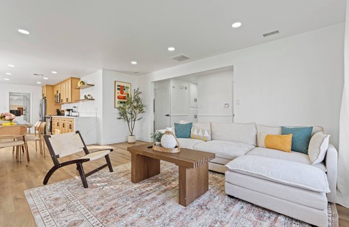 Redlands House | Spacious 4-bedroom house in delightful Redlands with AC