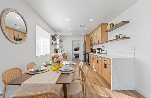 Redlands House | Spacious 4-bedroom house in delightful Redlands with AC