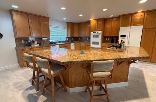 Carson City House | Spacious 4-bedroom house in Carson City on Golf Course, close to Tahoe and Reno.