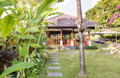 Sunset Road Villa | Spacious 4BR Private Estate w-Big Garden and Pool Central Seminyak