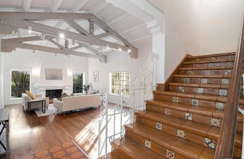 Greater Wilshire - Hancock Park House | Spacious 4BR Spanish Villa In Hancock Park