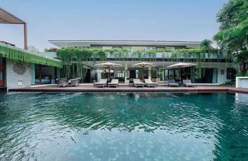 Kediri Villa | Spacious 5 Bedroom Villa Pantai Nyanyi Bali with 5 star facilities near beaches