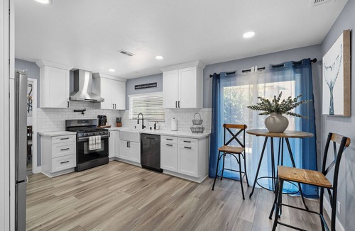 Country Club House | Spacious 5-Bedroom Family Retreat + Game Room. Sleeps 12!