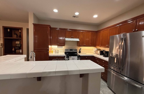 Turlock House | Spacious 5 bedroom House-Perfect for Families & Groups