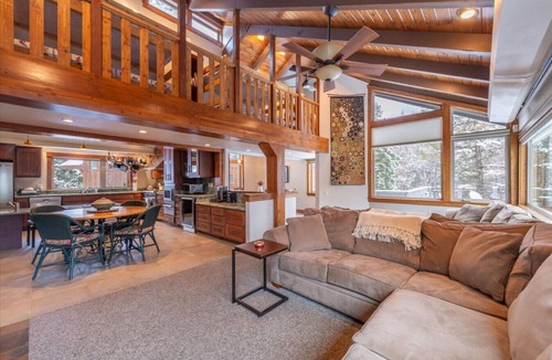 Alpine Meadows House | Spacious 5 BR/4.5 BA Alpine Meadows Getaway!