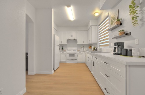 West Covina House | Spacious 5BR/3BA Family Home Sleeps 12/Near Pasadena, Arcadia & LA