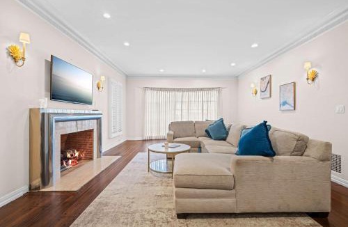 Pico - Robertson House | Spacious 5BR LA Villa with Pool Spa & Game Room