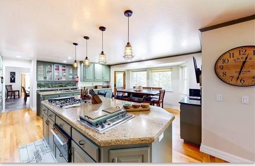 Grass Valley House | Spacious 6-bedroom house in Grass Valley, great for multi-family gathering