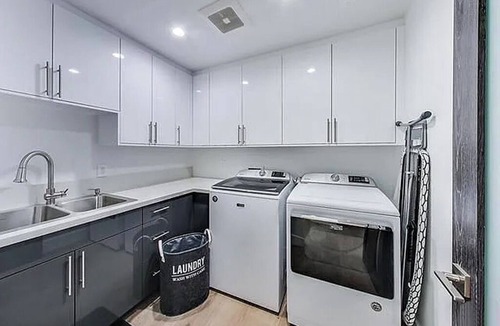 Fairfax District Villa | Spacious 6-bedroom villa in amazing Los Angeles with 150 People Event Space.