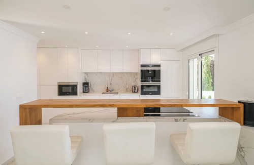 Torreblanca Villa | Spacious 7- bedroom villa in perfect Fuengirola with private pool