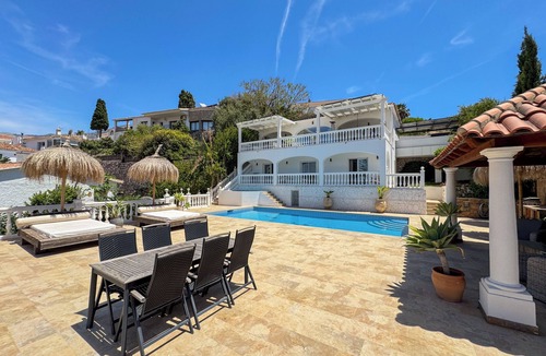 Torreblanca Villa | Spacious 7- bedroom villa in perfect Fuengirola with private pool