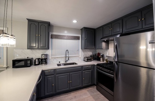 West Newport House | Spacious 8 Bedroom/7 Bath Duplex Only 3 Houses from Sand with AC