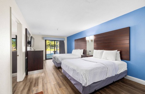 Westside Santa Cruz Hotel | Spacious Accessible 2BR Suite | King + 2 Queens | Santa Cruz