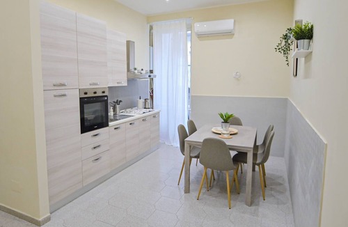Vasto Apartment | Spacious apartment in Naples · Sleeps 9, 2 bathrooms, just a short walk from the train station