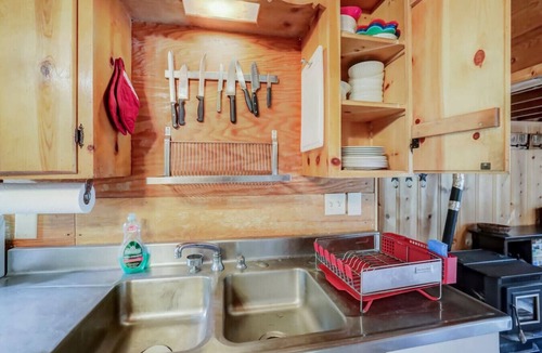 Mill Creek Cabin | Spacious Classic Cabin Retreat- near Lassen