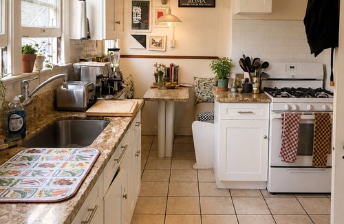 Sunset Junction Apartment | Spacious Designer Apartment in the Heart of Silver Lake
