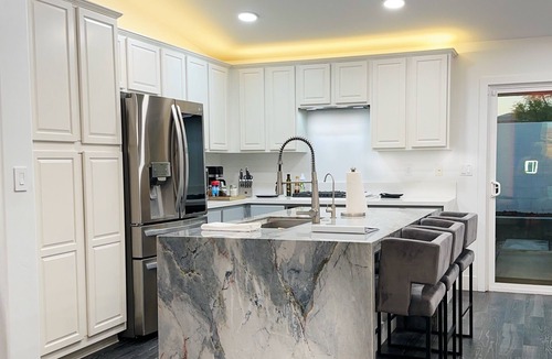 Greenacres House | Spacious Gated 3BR w/Patio & Clubhouse Access, Seven Oaks