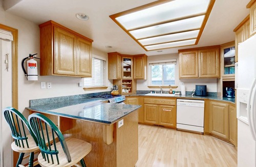 Tahoe Island House | Spacious Lake Retreat - 2 Fireplaces & Private Fenced Yard - Close to Marina