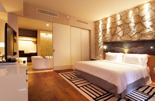 North Legian Hotel | Spacious Modern Suite with Free Minibar Items (T Sand Suite34)