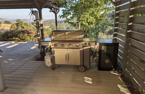 Squaw Valley House | Spacious Modern Vacation Home near Kings Canyon N.P. EV Charging Fast Wifi.