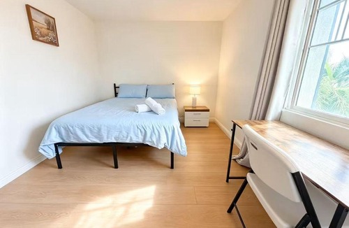 Fontana House | Spacious Private Bedrooms With Full Amenities Near Grocery Stores & Main Highway Routes