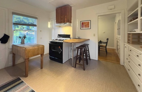 Upper Telegraph Apartment | Spacious, Sunny Upper Flat Newly Listed!