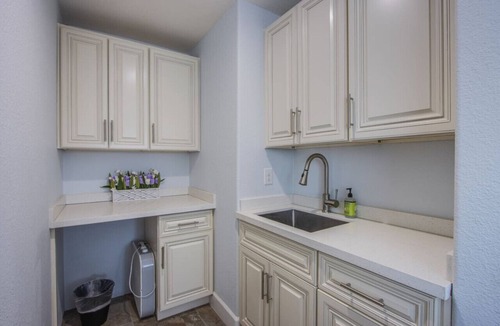 Spring Valley Villa | Spacious Vegas Villa Luxury w/pool, games, courts - 15 min to LV Strip