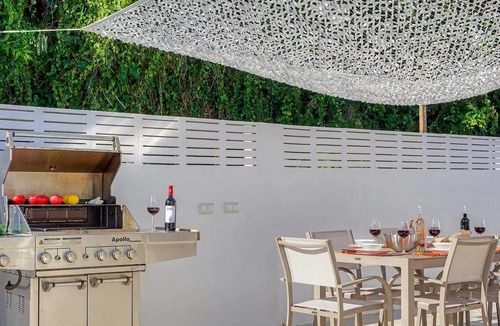 Calahonda Villa | Spacious villa with private pool and free Wifi