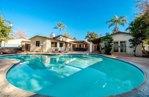 Toluca Lake House | Spanish Villa Heated Pool/Jacuzzi/Pingpong/Mini-golf