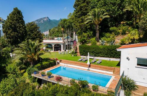 Vietri sul Mare Villa | Starhost - Villa il Poggio Amalfi Coast with pool, garden and terrace