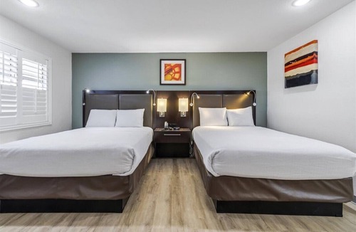Salinas Hotel | Steinbeck Lodge