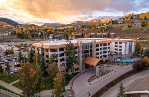 Mount Crested Butte House | Stellar Location Hot Tub Heated Pool Steam Room Gym