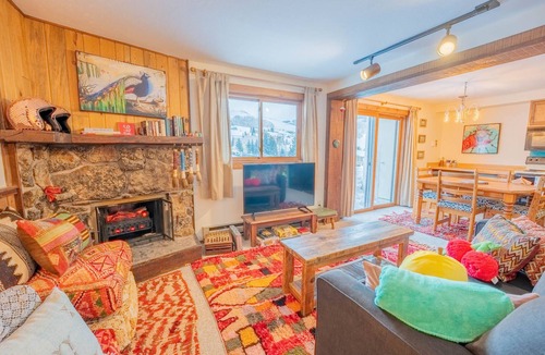 Mount Crested Butte Condo | Steps from Slopes | Pool, Hot Tub + Ski Bus