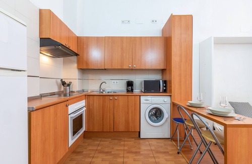 El Ejido Apartment | Studio Apartment “Centro Histórico” in Centre of Málaga with Wi-Fi & Balcony