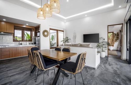 Batuan Villa | Stunning 2BR Dream Villa with Ricefield View