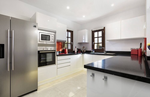 San Pedro de Alcantara Villa | Stunning 5 bedroom, 4.5 bathroom Villa with private pool and garden.