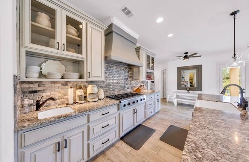Newcastle House | Stunning Country Retreat with Pool, Hot Tub, Pond & Theatre Room!