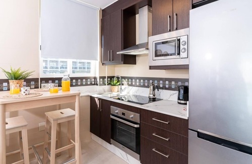 Torrequebrada Apartment | STUNNING DESIGNER APARTMENT, WIFFI, POOL AND SEA VIEWS